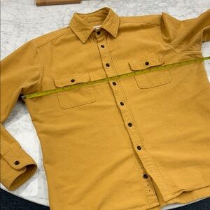 Taylor Stitch Men's Yellow/Tan Casual Button Down Shirt
